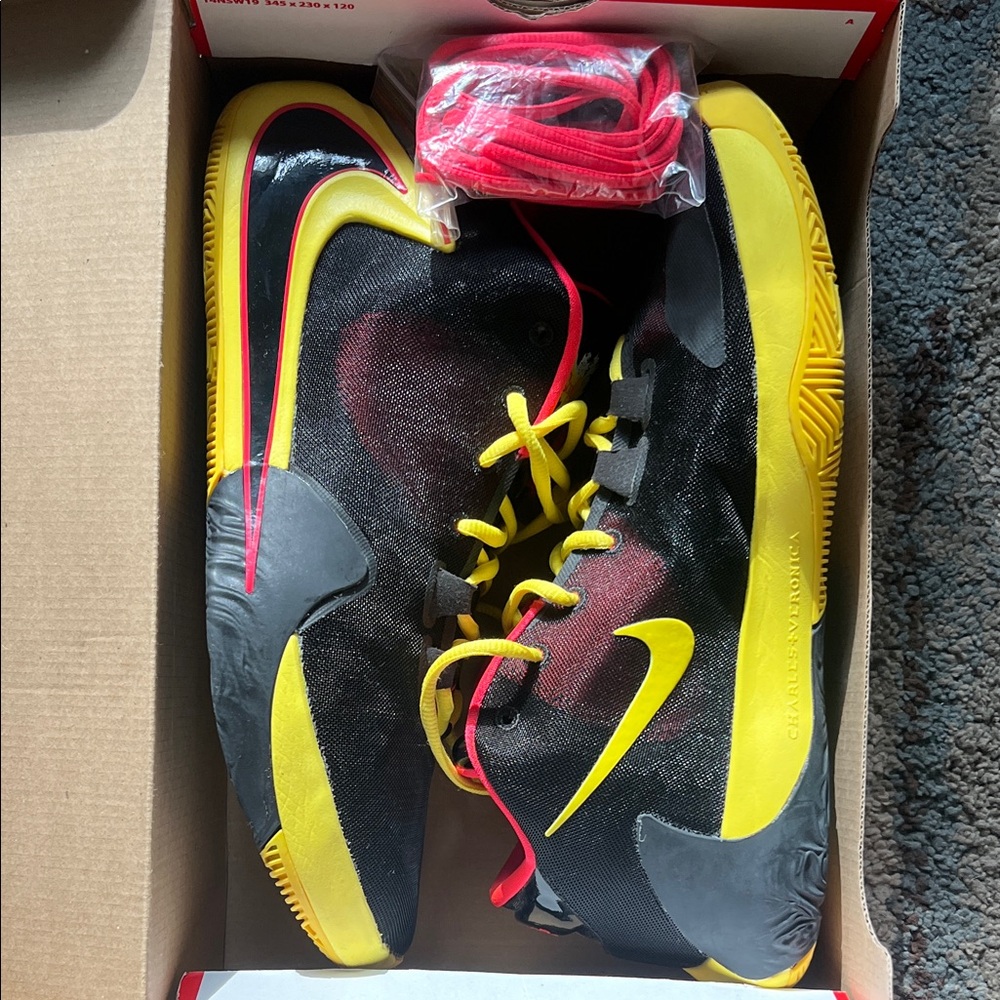 STEAL! Nike Zoom Freak 1 “Soul Glo” Size 12.5. DS with slight flaws.